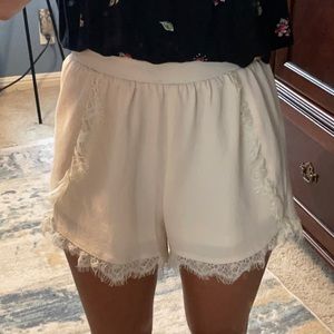 Agaci cream lace shorts
